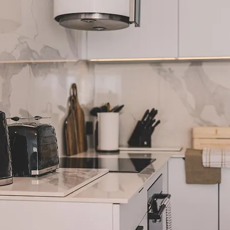 Let's Sea By 2homerent * Гонски