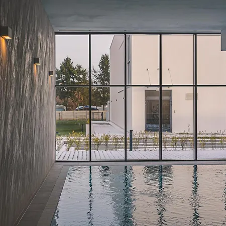 Let's Sea By 2homerent