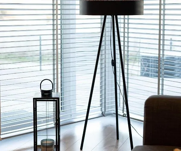 Let's Sea By 2homerent