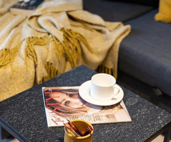 Let's Sea By 2homerent